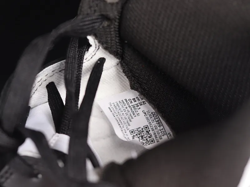 All Categories Nk SB Dunk Series Nk Dunk SB High High-top sneakers Nk SB Dunk High Black and white Panda SB smashed backboard high-top sneakers DD1399-105